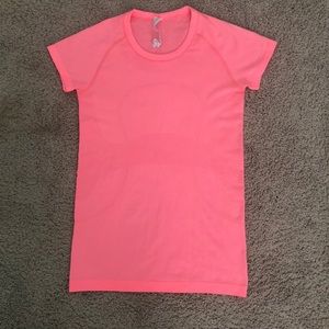 Lululemon running shirt